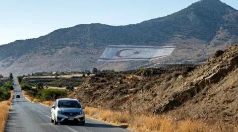 Κρίση στα κατεχόμενα: Τουρισμός και εξαγωγές χαλλουμιού σε δεινή θέση
