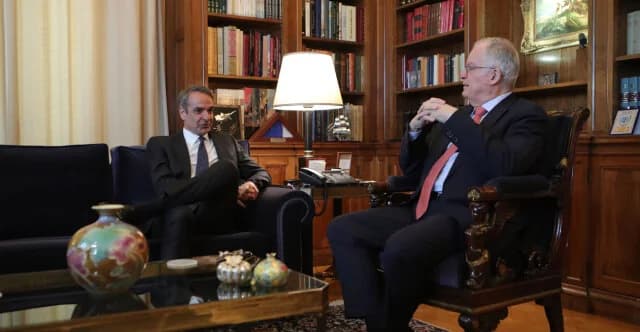 Mitsotakis: Tope de ganancias en combustible y supermercados