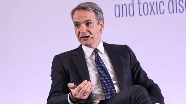 Mitsotakis: Víctima de noticias falsas, restricciones de acceso a redes sociales para menores