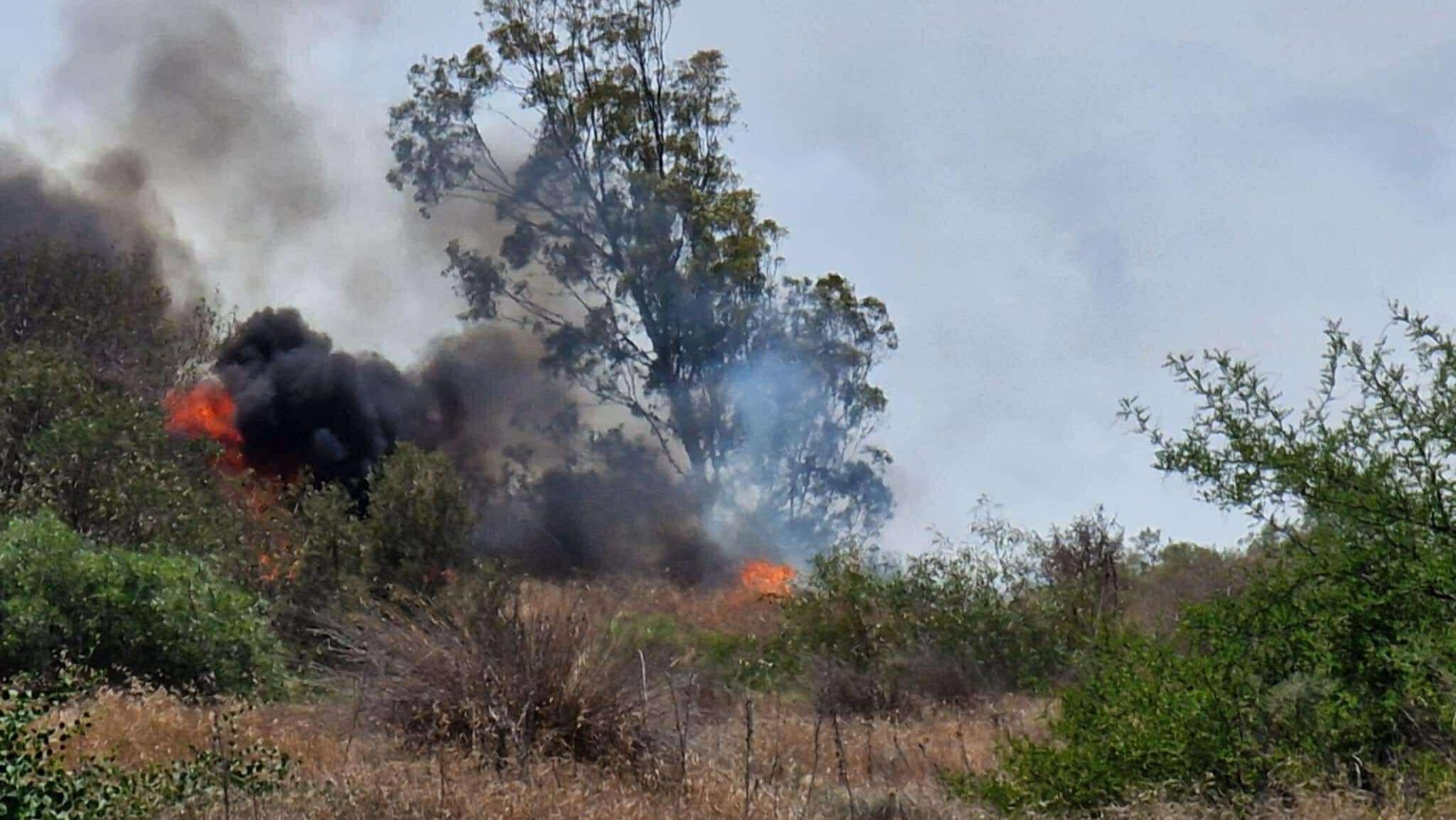 Πυρκαγιά στον Πεδιαίο: Ζημιές σε υποστατικά και οχήματα