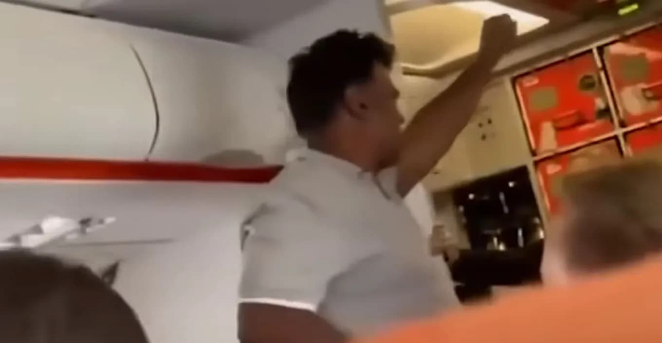 Schottland: Passagier schreit 'Allahu Akbar' und 'Tod Trump' im Flugzeug