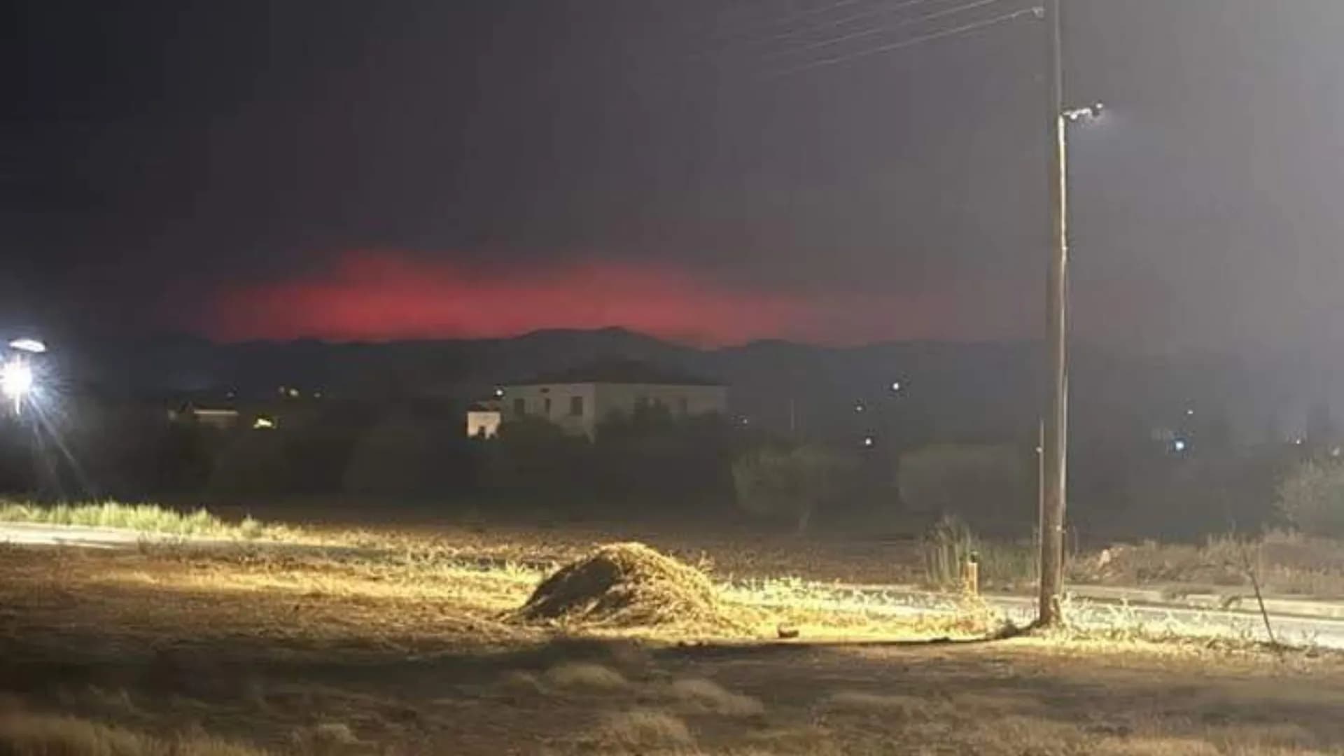 Incendio en Krasochoria Visible desde Psimolofou
