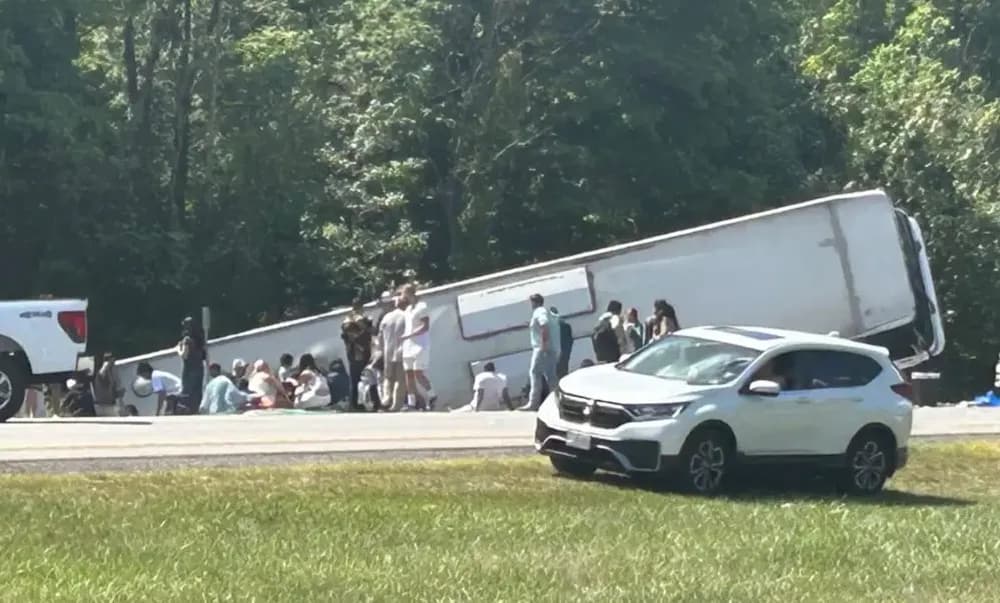 Accidente fatal de autobús en Nueva York: vuelca autobús turístico