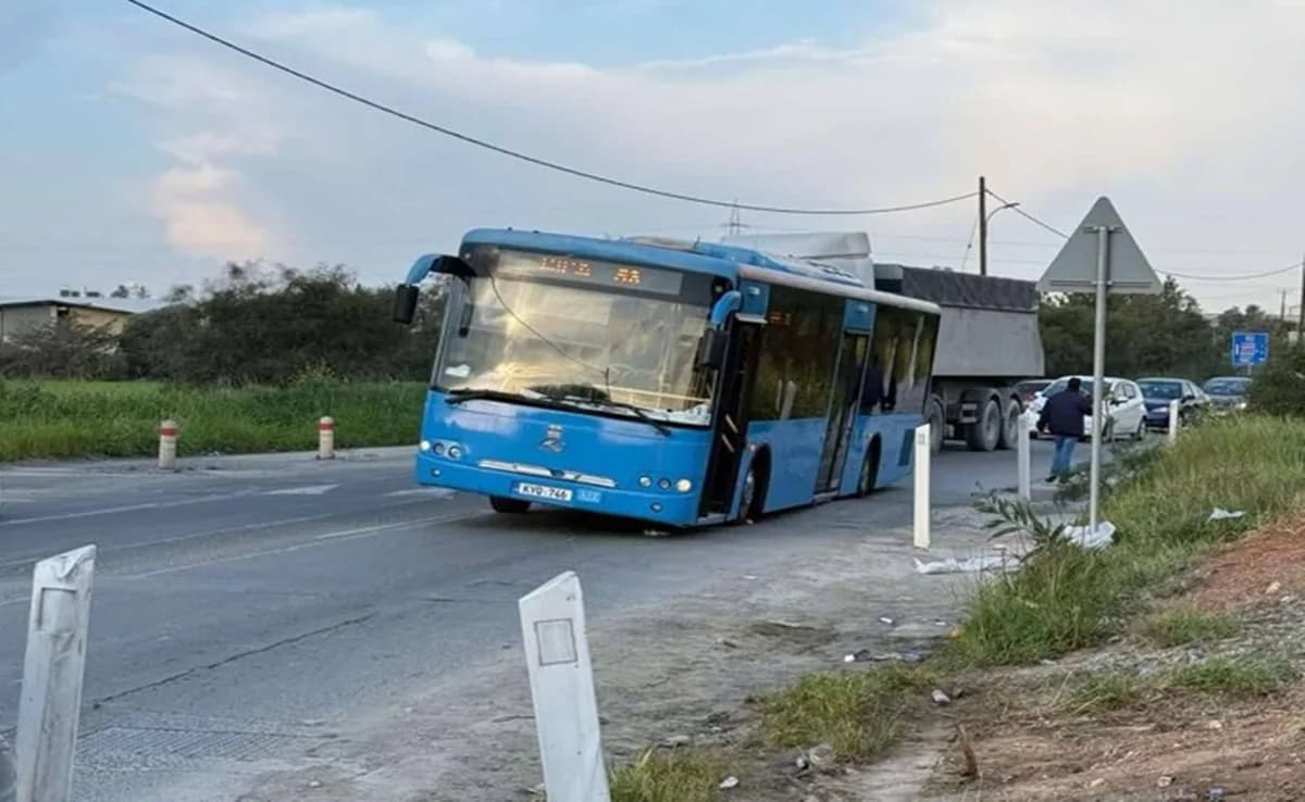 Buspanne führt zu Straßensperrung in Pedoulas