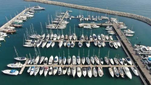 Protesta en Lárnaca Exige Desarrollo del Puerto y la Marina